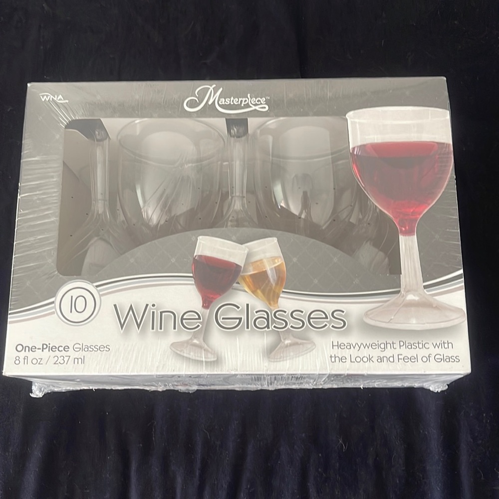 Masterpiece Heavyweight Plastic Wine Glasses